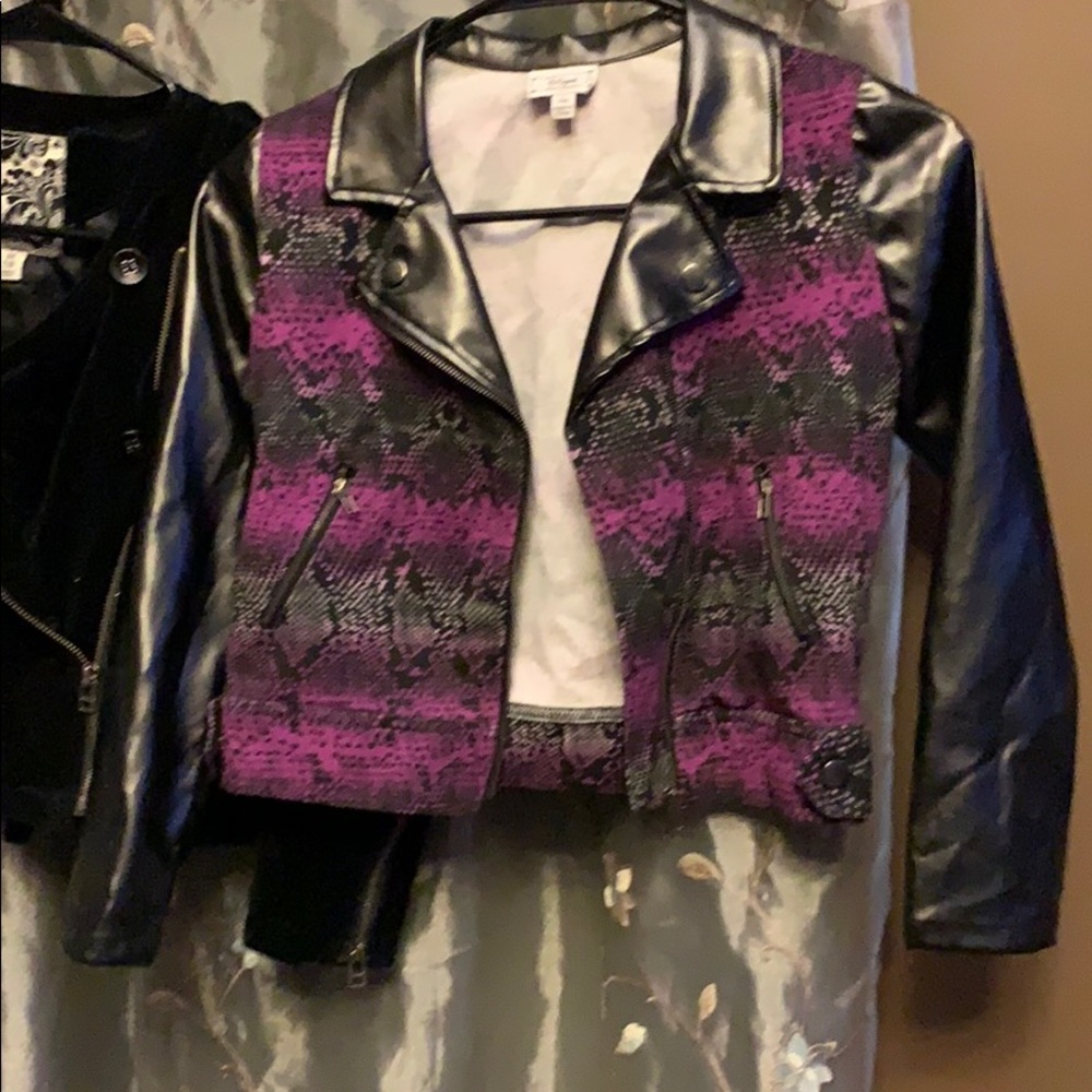 Jackets - Picture 2 of 3